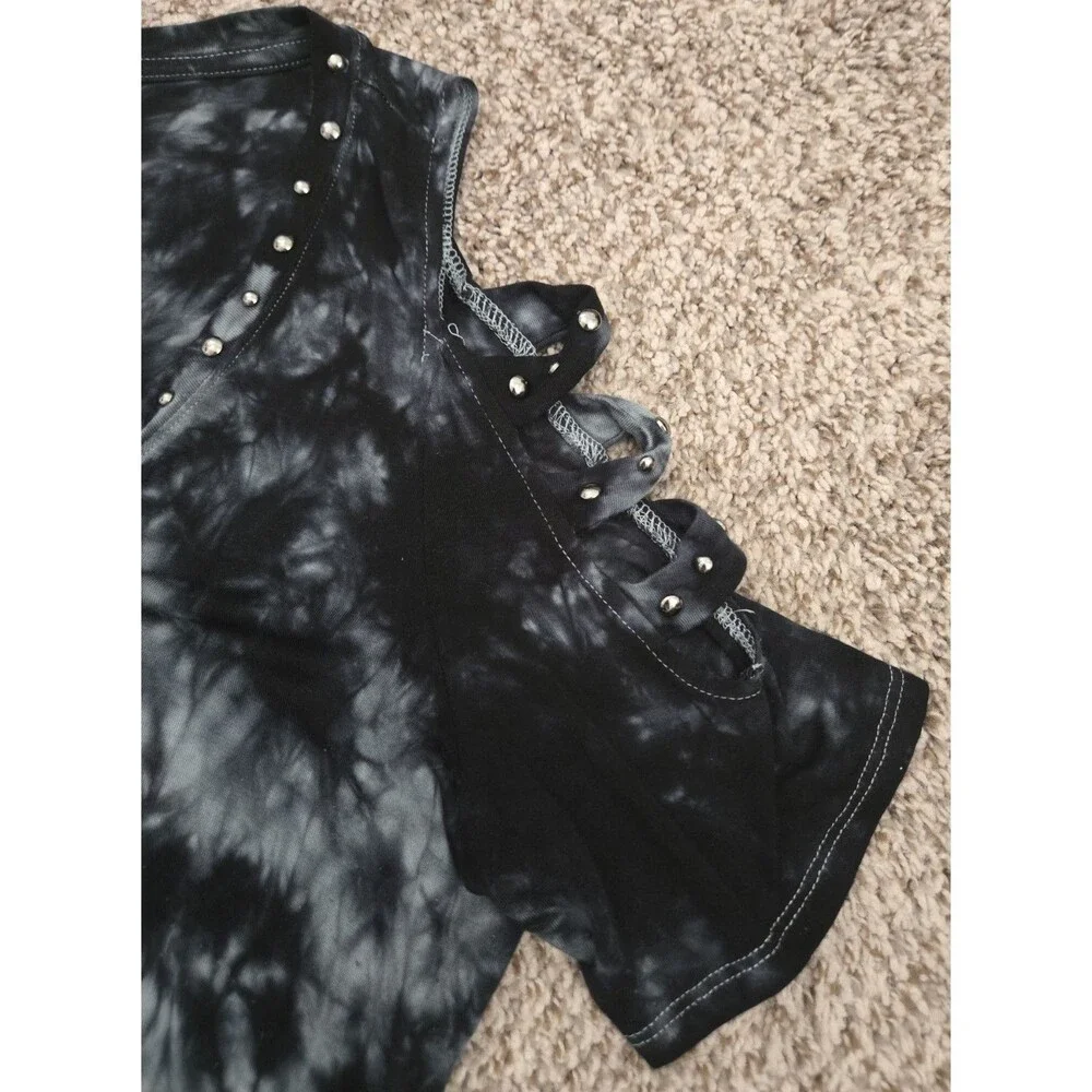 ROCK & REPUBLIC Studded Cold Shoulder Women's Black Tie Dye Top size Medium - Picture 3 of 7